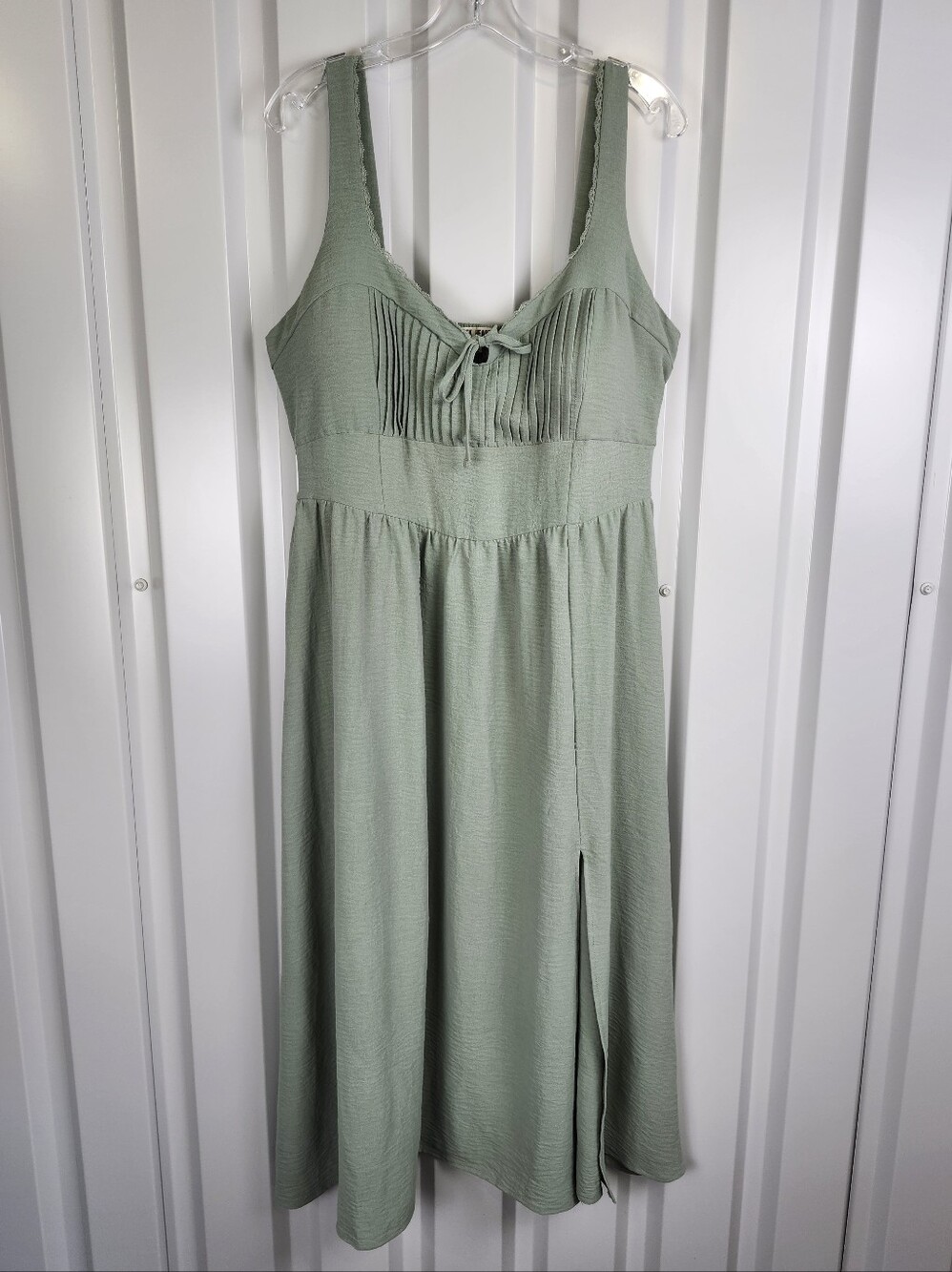 Derek Heart Womens Plus Sage Green Smocked Maxi Dress Size 1X Lace Trim Cottage - Picture 2 of 7